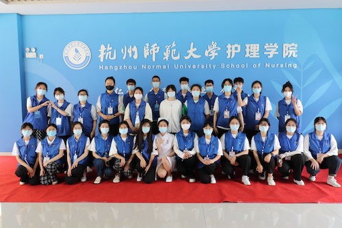 工作人员合影
