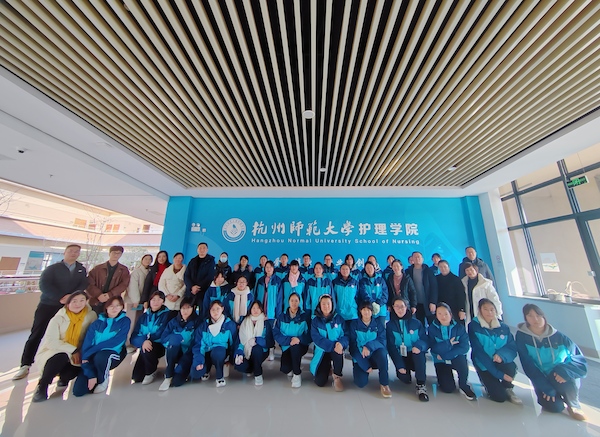 来访交流活动合影