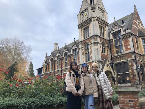 每年选派护理专业学生赴爱丁堡大学交流访学